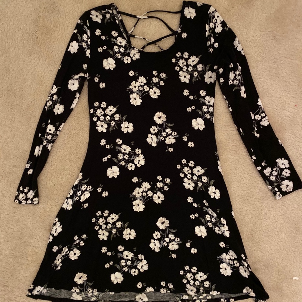 SO black and white floral dress